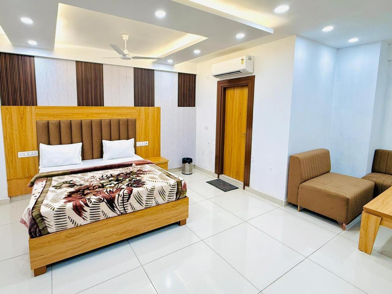 Hotel Swagat Residency Sohāna エクステリア 写真